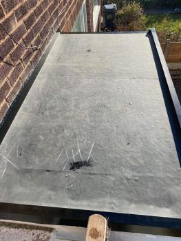 Flat rubber roofing